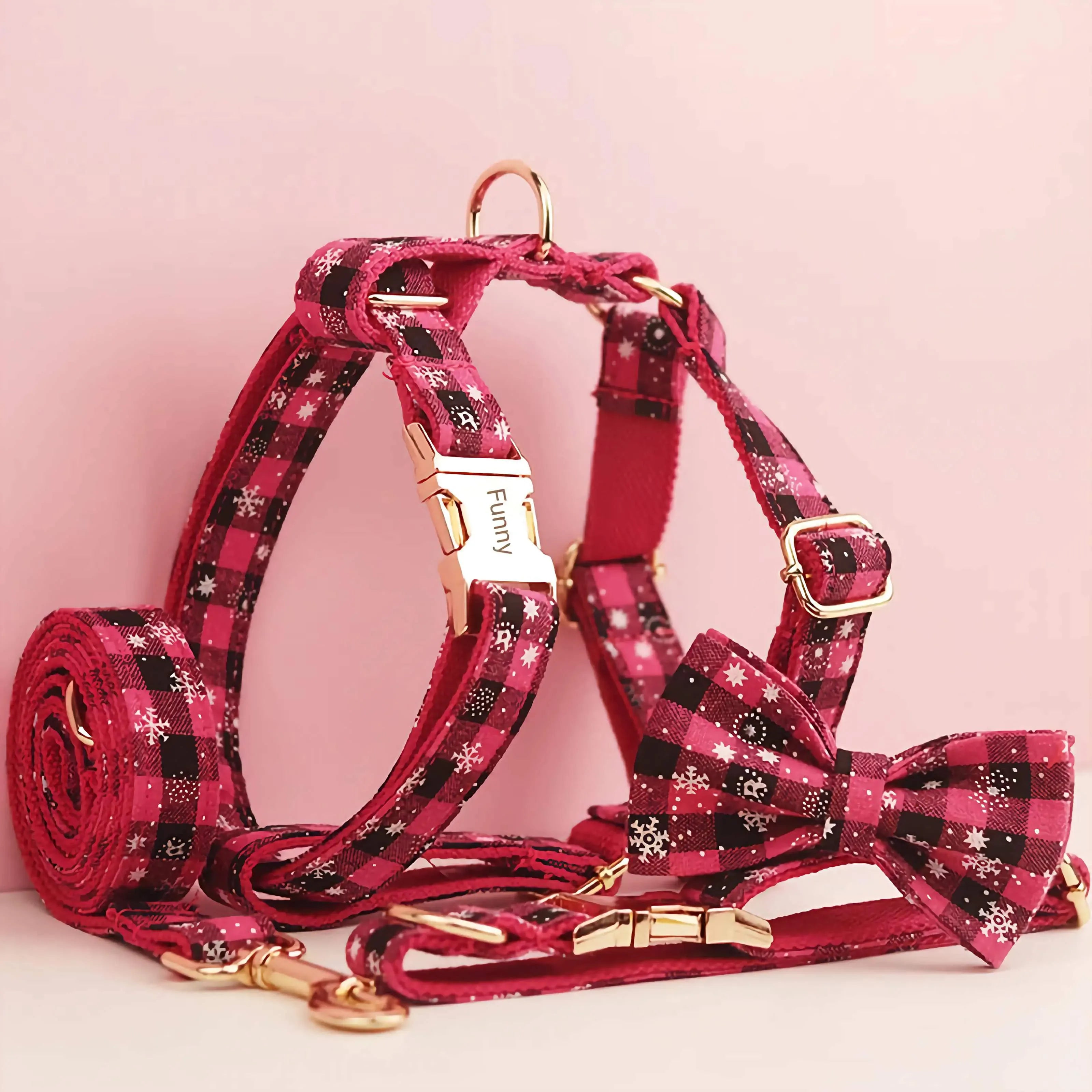 D&D Paws  Personalized Christmas Red Star Plaid Dog Harness, Collar & Leash Set