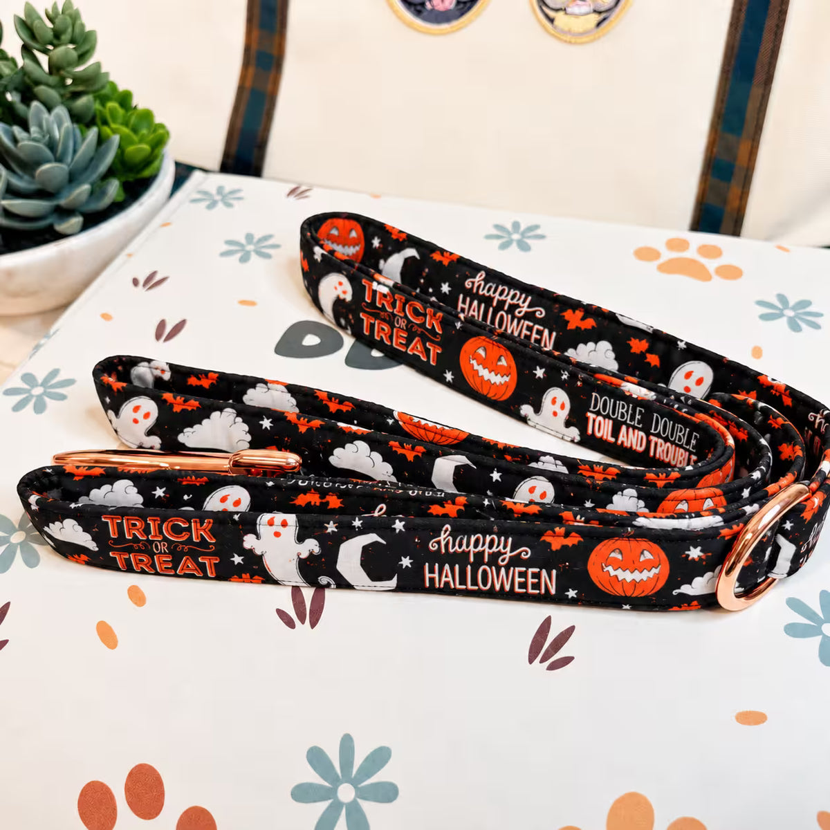 Entworfenes florales Hundegeschirr-Set [Maßanfertigung]