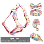 D&D Paws Collar + Harness + Leash + Bowtie + Poop Bag / XS Pink Hearts Print Set