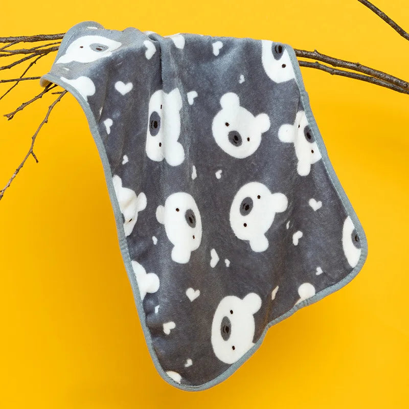 Soft Plush Pet Blanket – Warm & Breathable Coral Fleece for Dogs and Cats