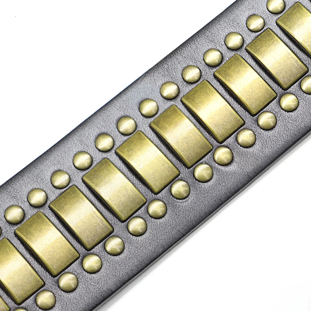 Genuine Leather Dog Collar – 2-Inch Wide Luxury Spike & Diamond Design for Medium & Large Dogs