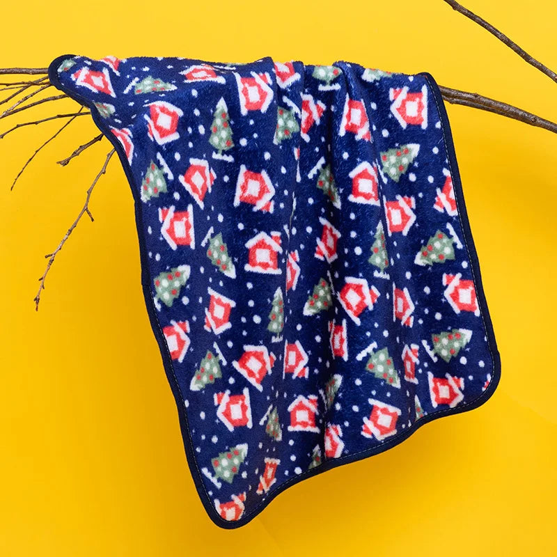 Soft Plush Pet Blanket – Warm & Breathable Coral Fleece for Dogs and Cats