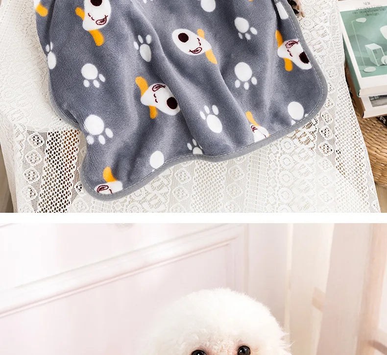 Soft Plush Pet Blanket – Warm & Breathable Coral Fleece for Dogs and Cats