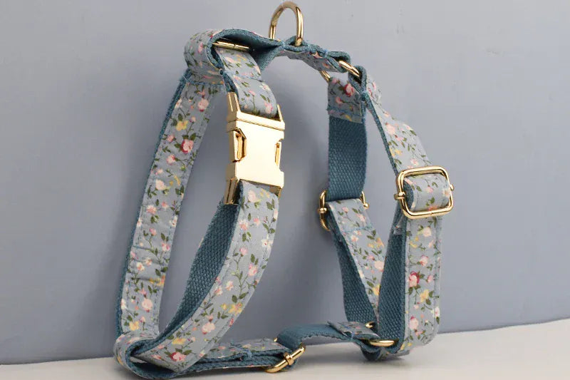 D&D Paws  Dusty Blue Blossom Floral Dog Collar, Harness & Leash Set – Personalized